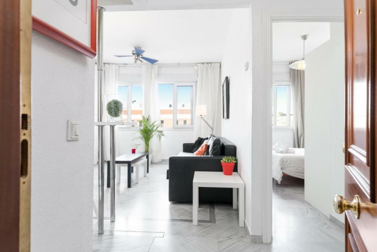 Lovely Suite With River Views And Parking Málaga Kültér fotó